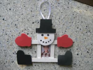 mrstsfirstgradeclass jill blogspot com br 300x225 - Como fazer um boneco de neve reciclável